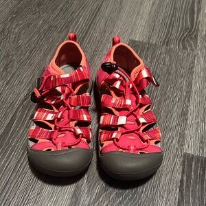 Keen Pink and Gray Sport Sandals with Adjustable Lacing